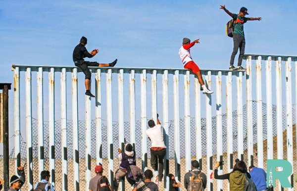 Из-за наплыва мигрантов Трамп вводит пошлины против Мексики