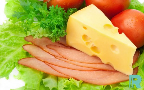 Ученые рассказали, кому не стоит употреблять в пищу сыр и мясо