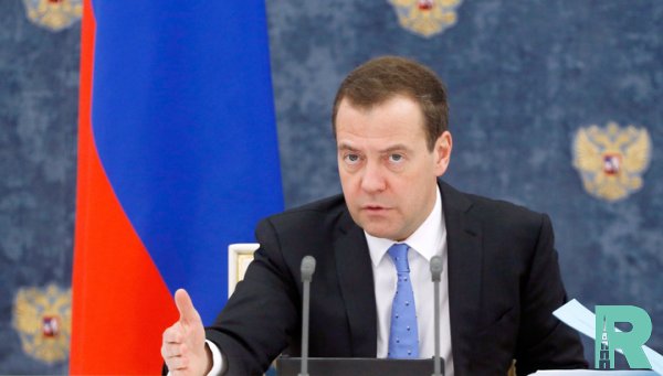 Медведев не исключает переход России на четырехдневную рабочую неделю