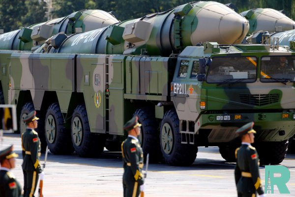 На параде Китай продемонстрировал новую межконтинентальную баллистическую ракету