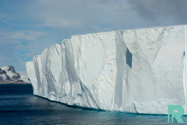В Антарктиде произошло отделение айсберга весом 315 миллиардов тонн
