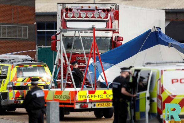 Британскими полицейскими задержаны два подозреваемых по делу о 39 трупах в Англии