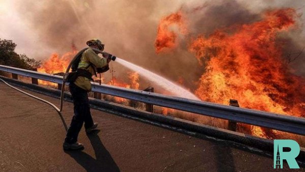Из-за пожаров в Калифорнии эвакуируют более 50 тысяч человек