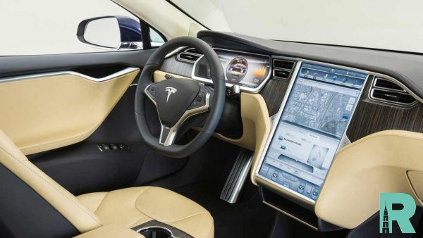 Tesla озвучила планы запуска в 2020 году беспилотного такси