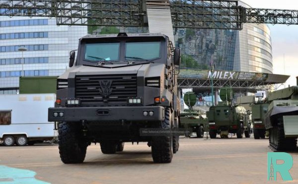 В Белоруссии представили бронированный грузовик «Защитник»