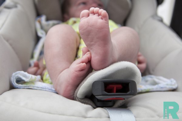 В Германии по пути из роддома родители забыли в такси младенца
