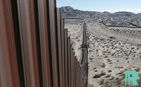Суд США вынес запрет строить на границе с Мексикой стену