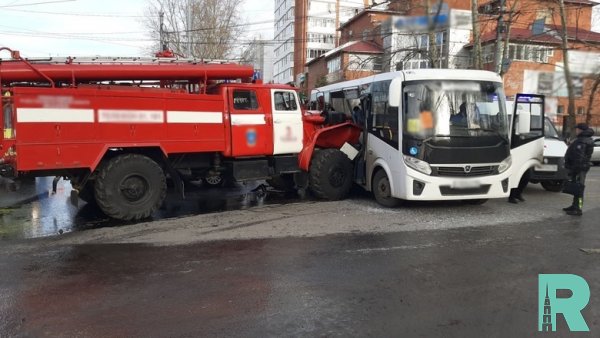 В Томске пострадало 12 человек в ДТП с пожарной машиной