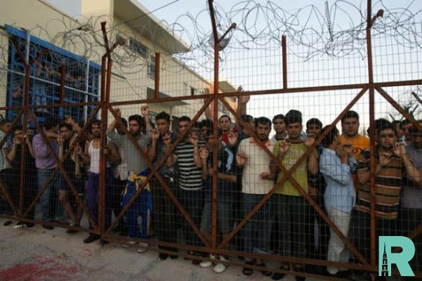 В Греции задержан переполненный мигрантами грузовик