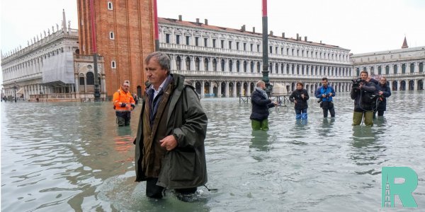 В Венеции из-за наводнения погибло два человека